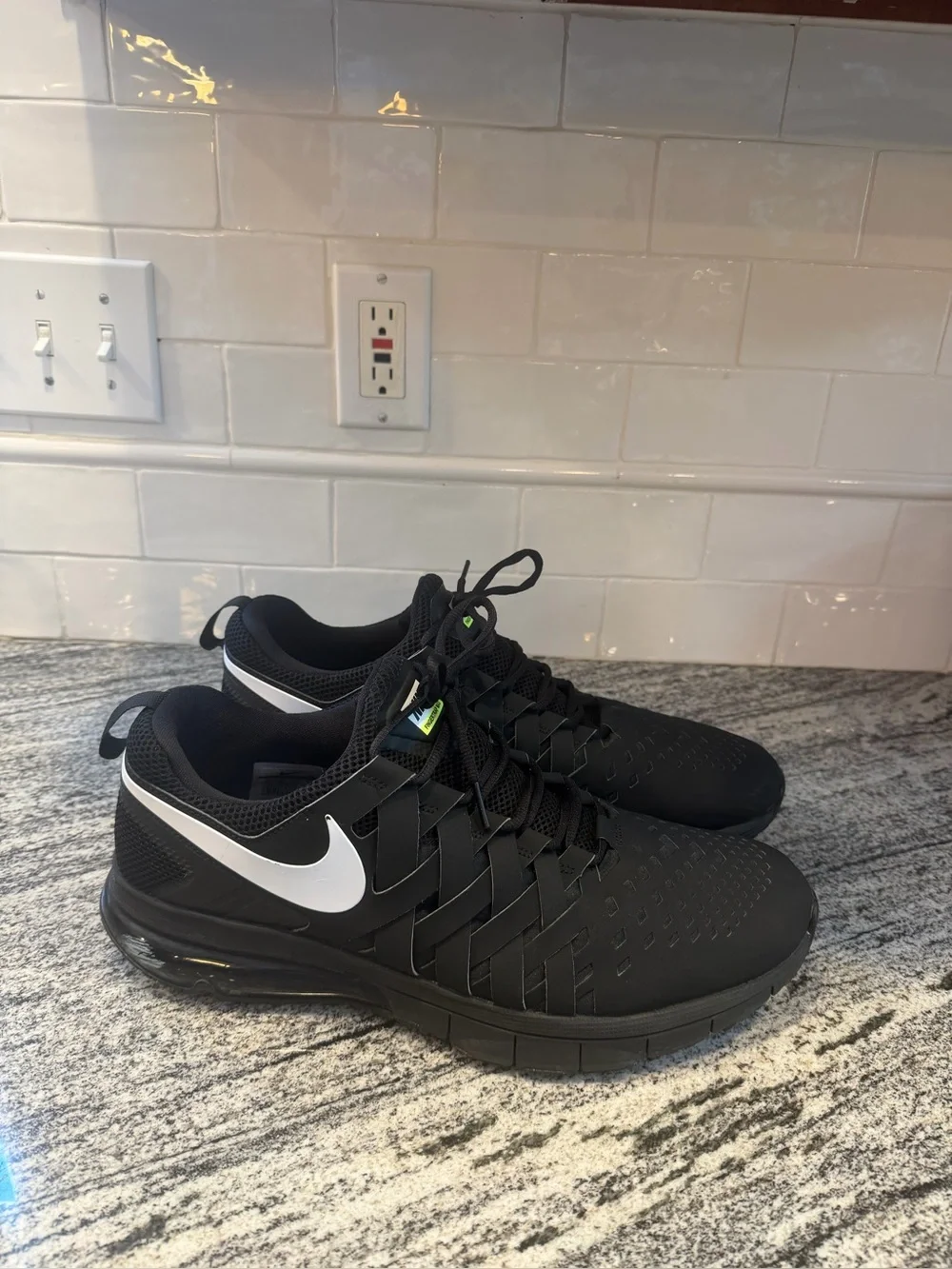 Men’s Nike Fingertrap Max TB 666410-010 Size 15